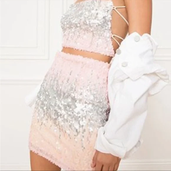 SUPERDOWN Aubree Sequin Valentine Mini Skirt NWT Size L - Picture 1 of 10